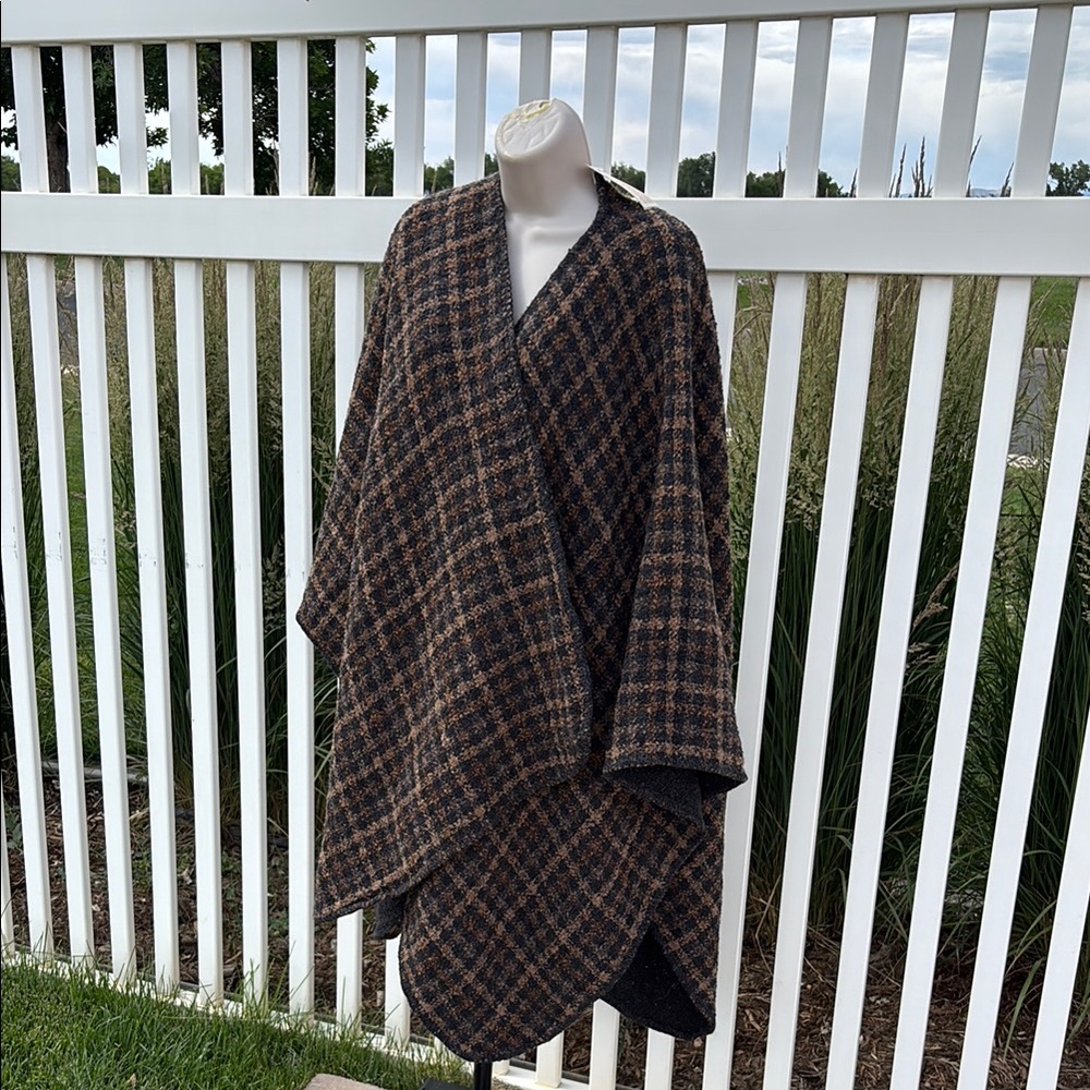 Boyne Valley Weavers NWT Reversible Ruana, From Ireland